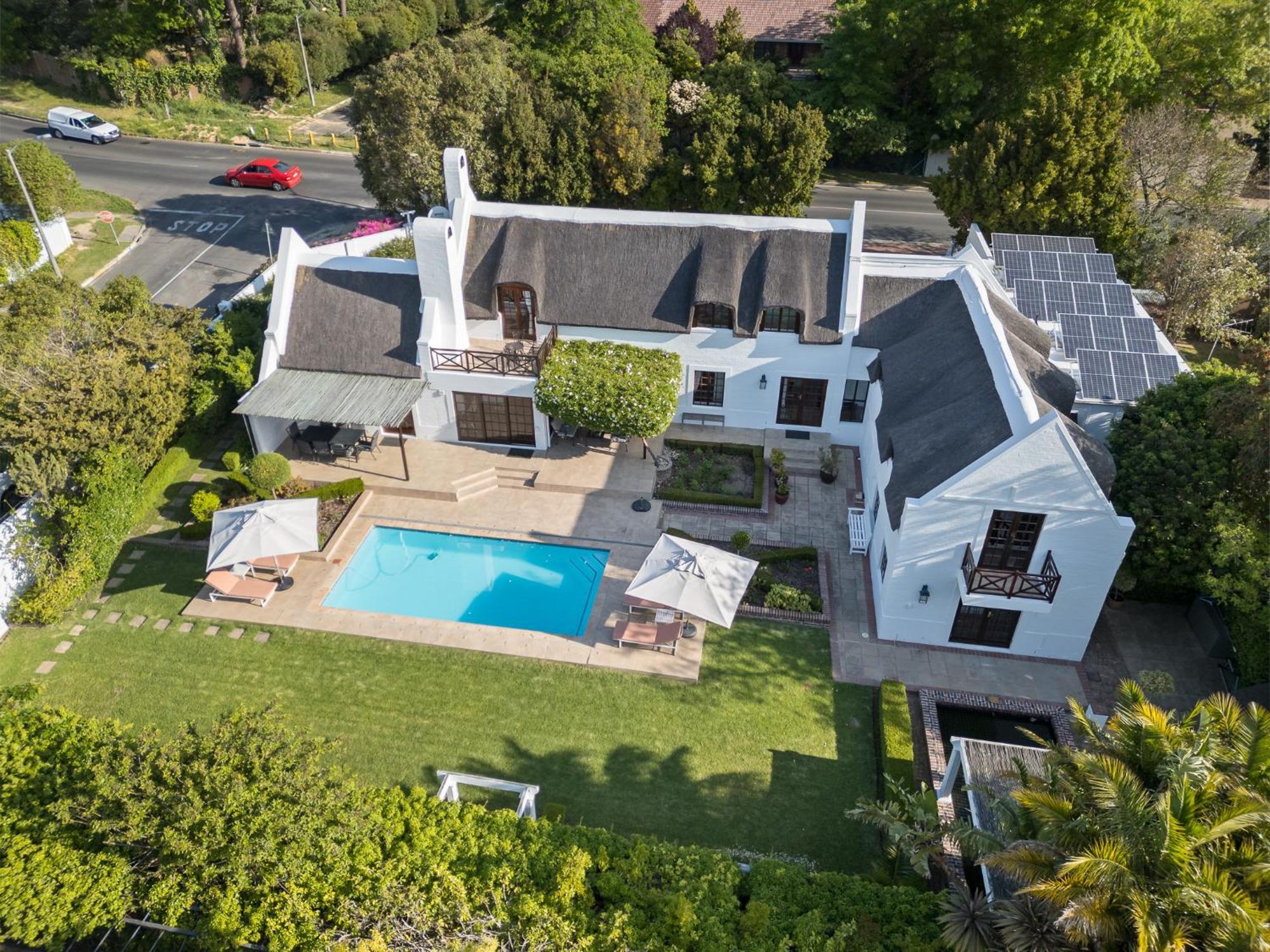 Die Rietdak - Reetdachhaus Mit Vier Schlafzimmern Cape Town Exterior photo