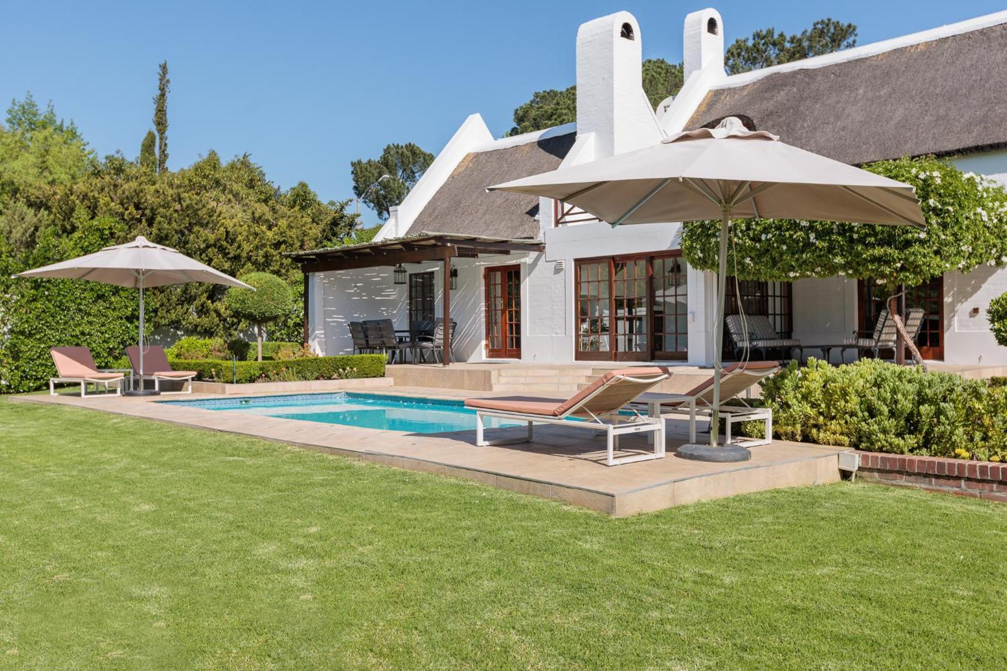 Die Rietdak - Reetdachhaus Mit Vier Schlafzimmern Cape Town Exterior photo