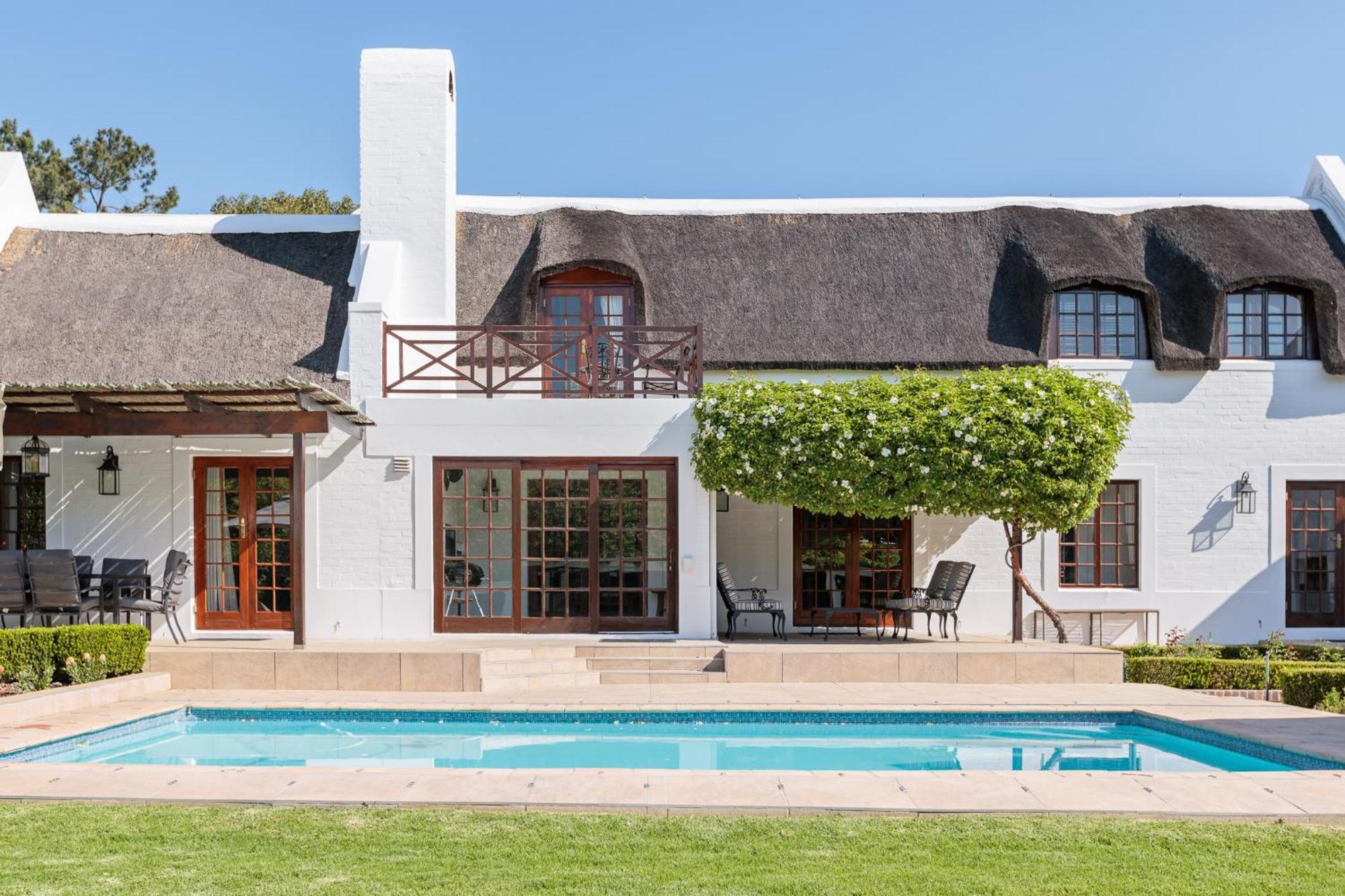Die Rietdak - Reetdachhaus Mit Vier Schlafzimmern Cape Town Exterior photo