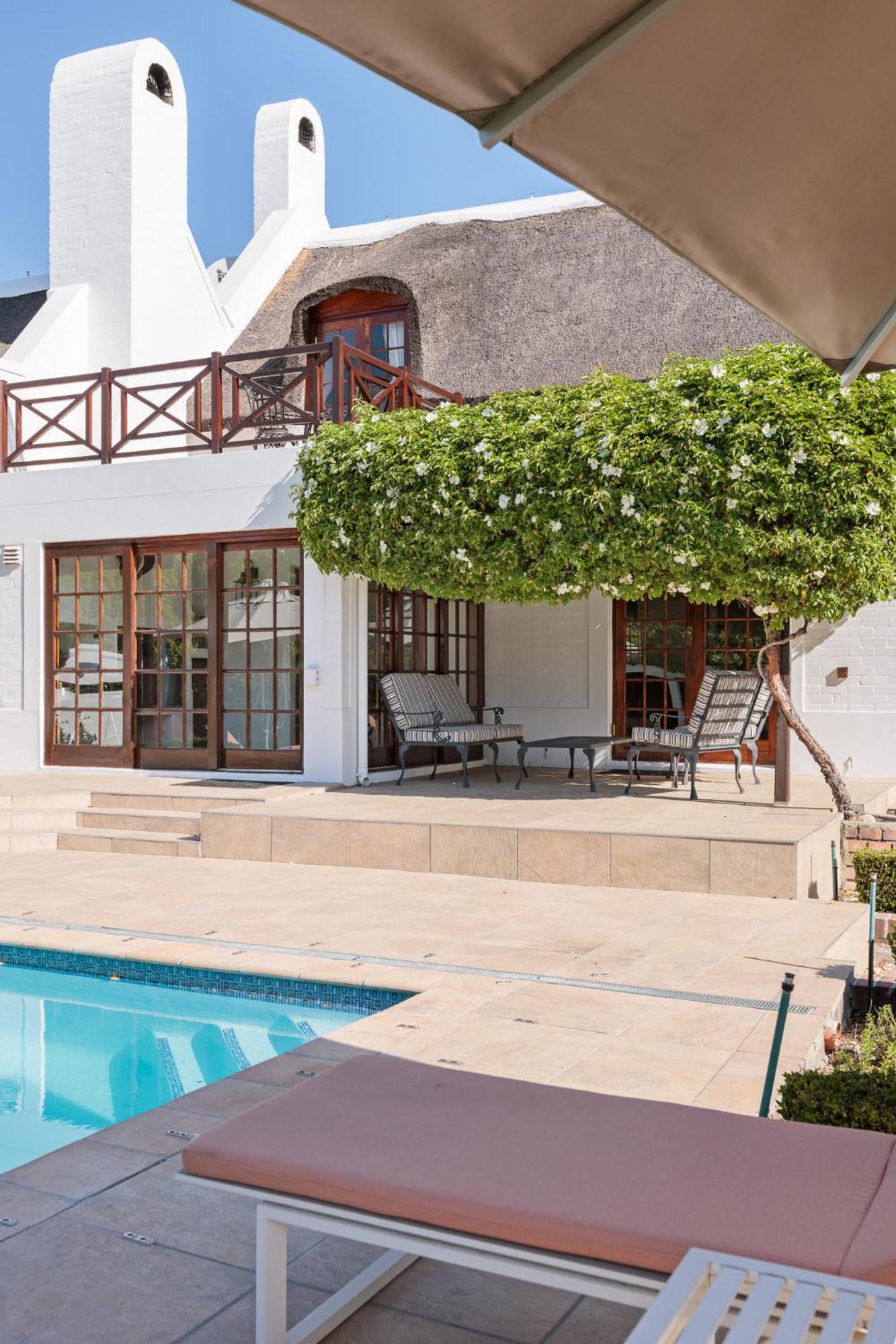 Die Rietdak - Reetdachhaus Mit Vier Schlafzimmern Cape Town Exterior photo